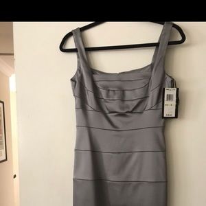 Grey slim dress. Fitted